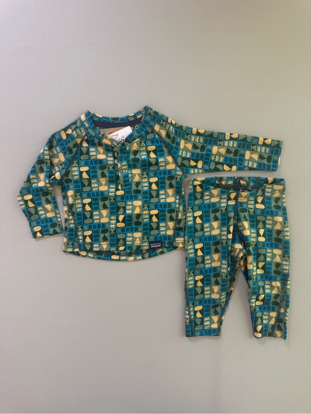 Patagonia Baby Capilene Midweight Long Sleeve Henley & Pants Set 3-6M New w Tags